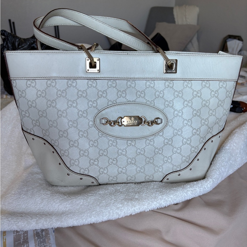 White authentic Gucci shoulder bag leather purse